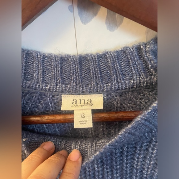 a.n.a Women’s Crew Neck Sweater Blue XS. New w tag - Picture 3 of 7